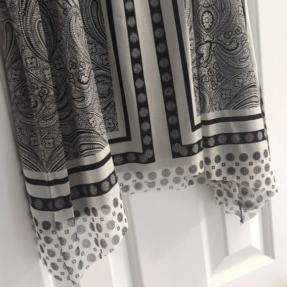 INC Size M Black and White print blouse with shoulder cutout. - Picture 8 of 10